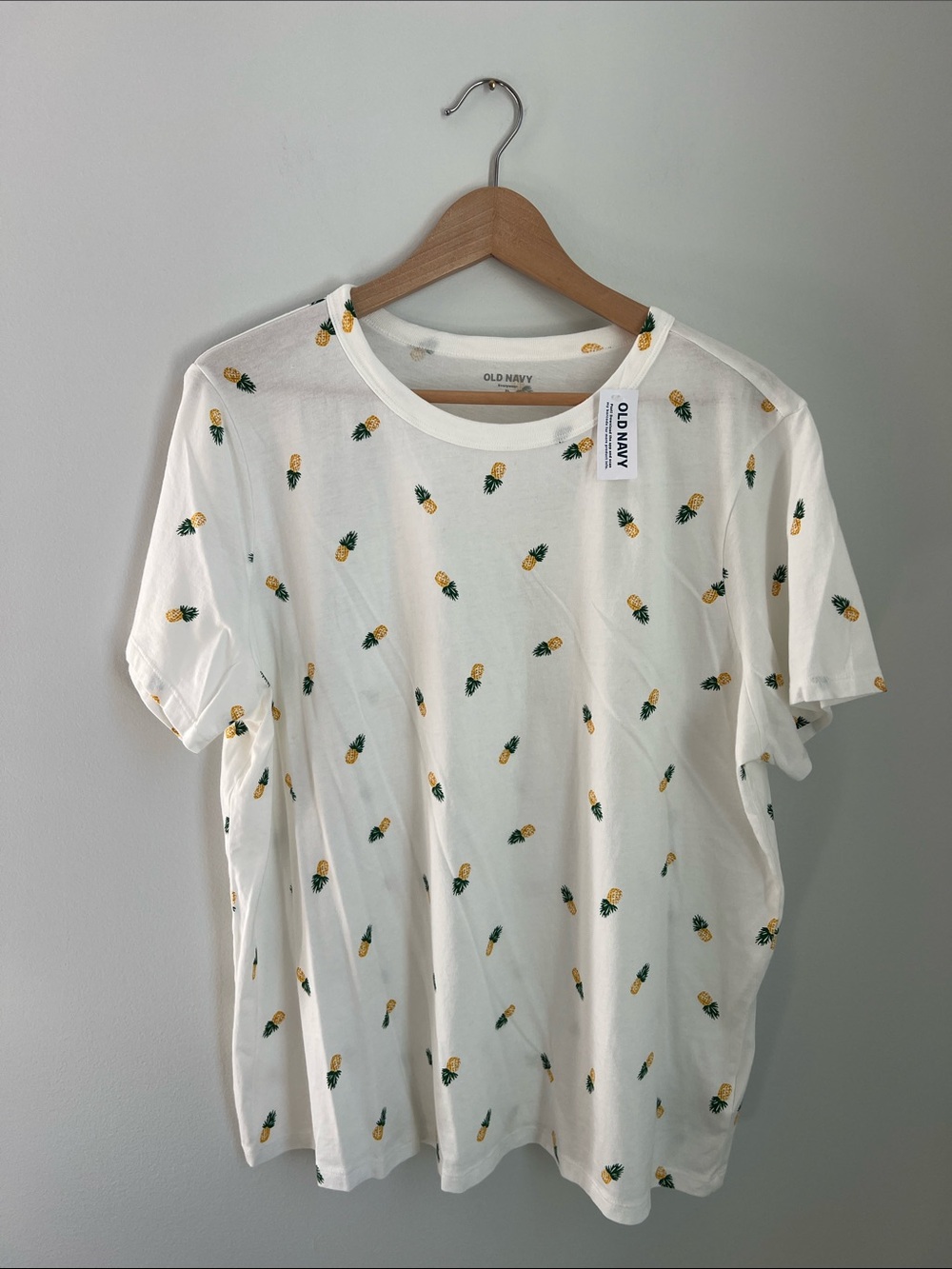 Old Navy | Everywhere White Pineapple-Print Short Sleeve Crew Neck Tee NWT XL